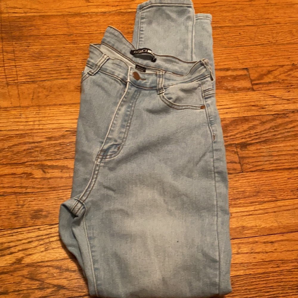 Gently used stretch skinny jeans - Picture 3 of 3